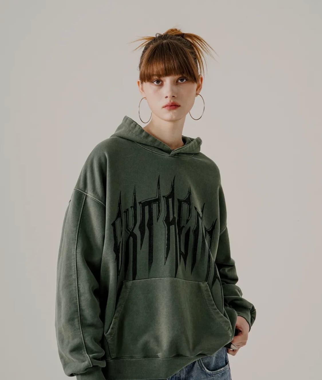 에즈카톤 카키 후드티 상품이미지1