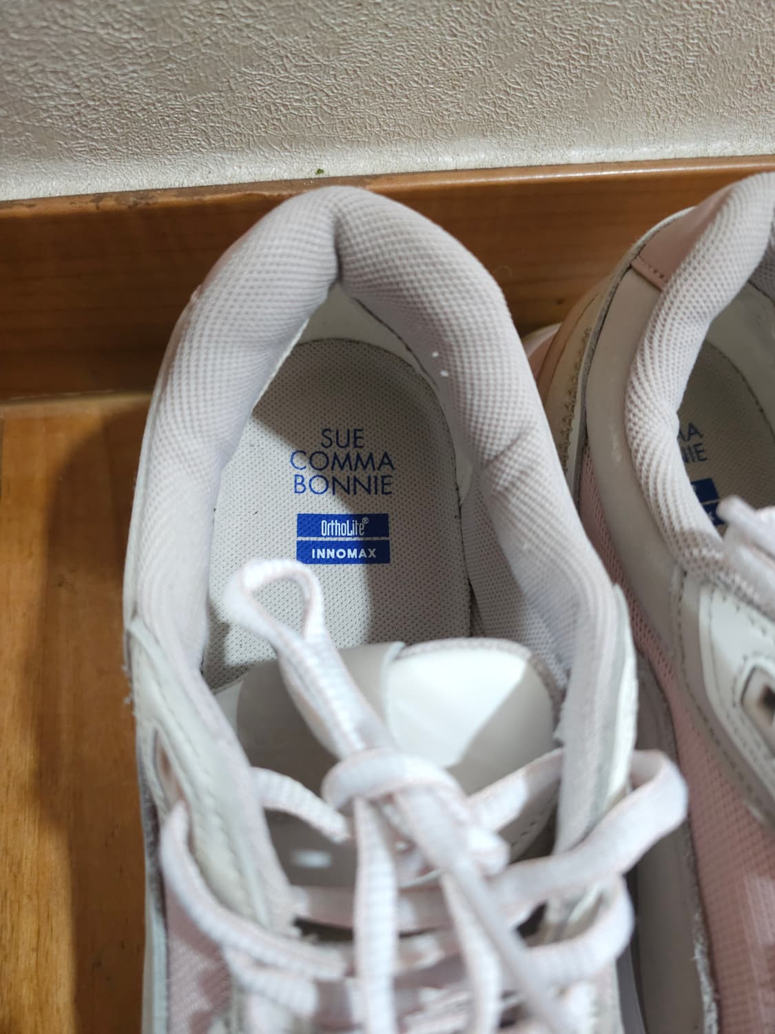 슈콤마보니 핑크 키높이 스니커즈 상품이미지3