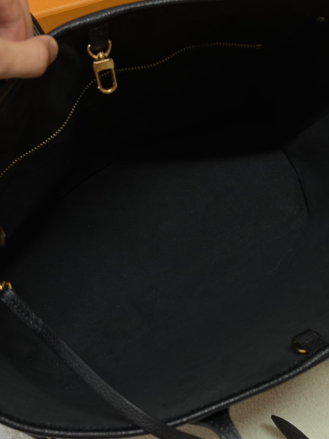 (새거급) 루이비통 앙프렝뜨 네버풀 MM 블랙 + 파우치 루이비통 가방 상품이미지10