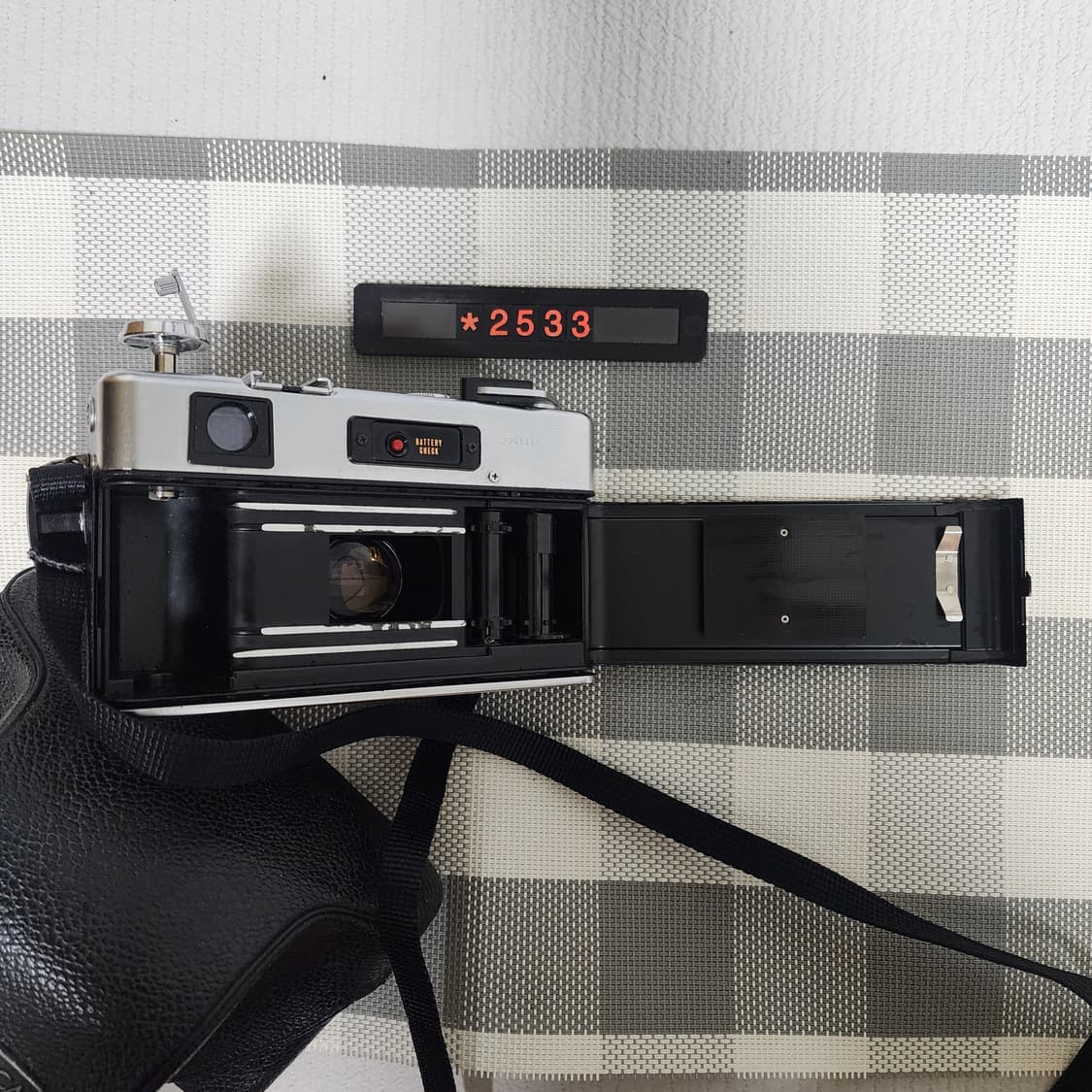 야시카 일렉트로 35 gsn 필름카메라 실버바디 케이스포함 상품이미지5