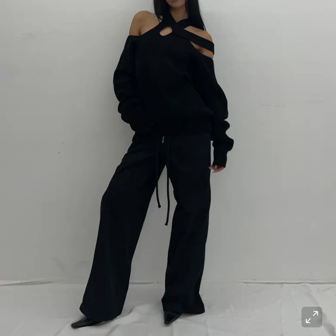 나체 - HALTER STRAP KNIT BLACK 상품이미지2