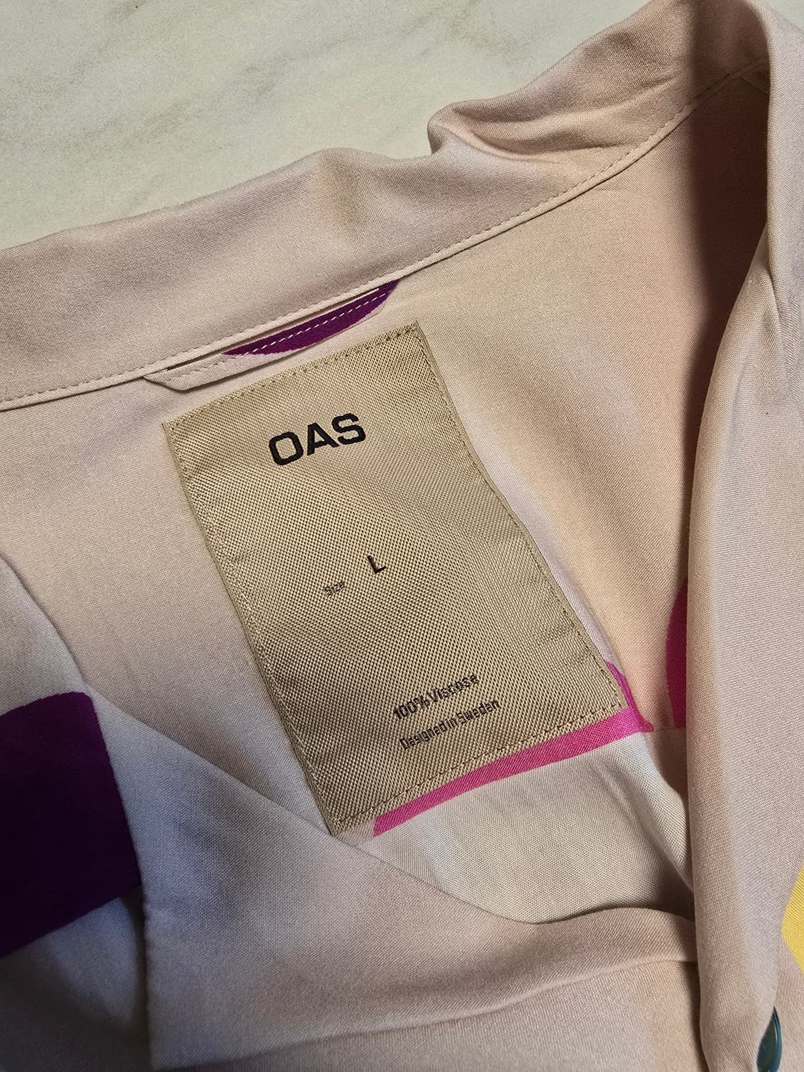 오아스 OAS 반팔 셔츠입니다. 상품이미지3