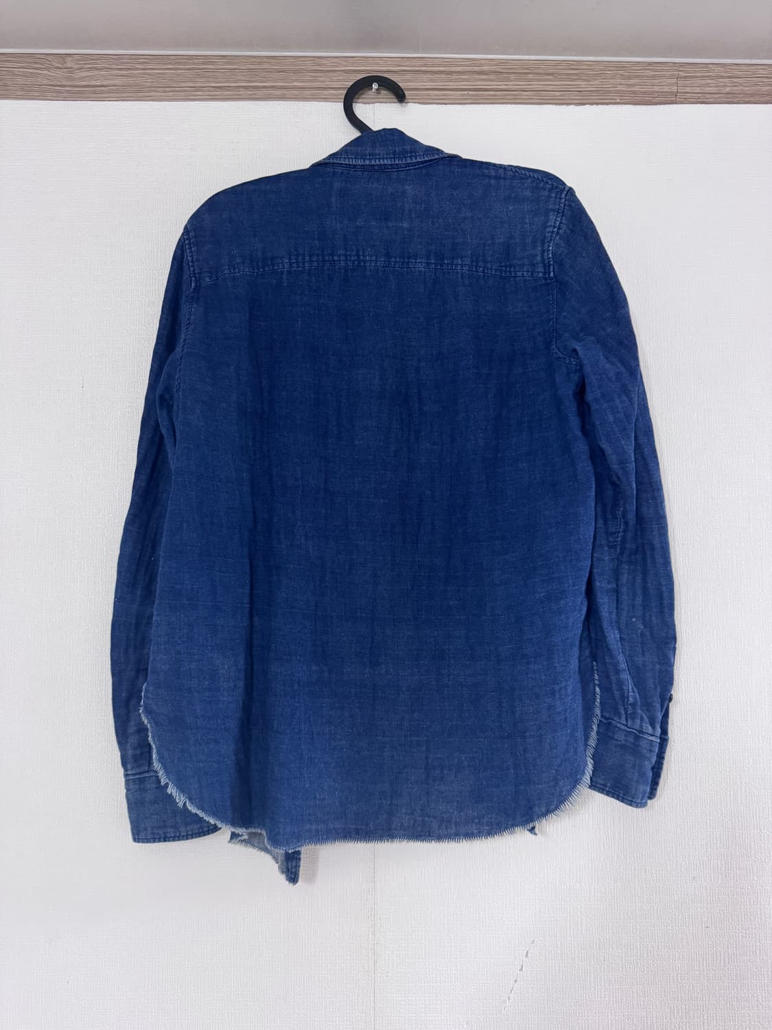 모노크롬 인디고 워시드 셔츠 상품이미지4