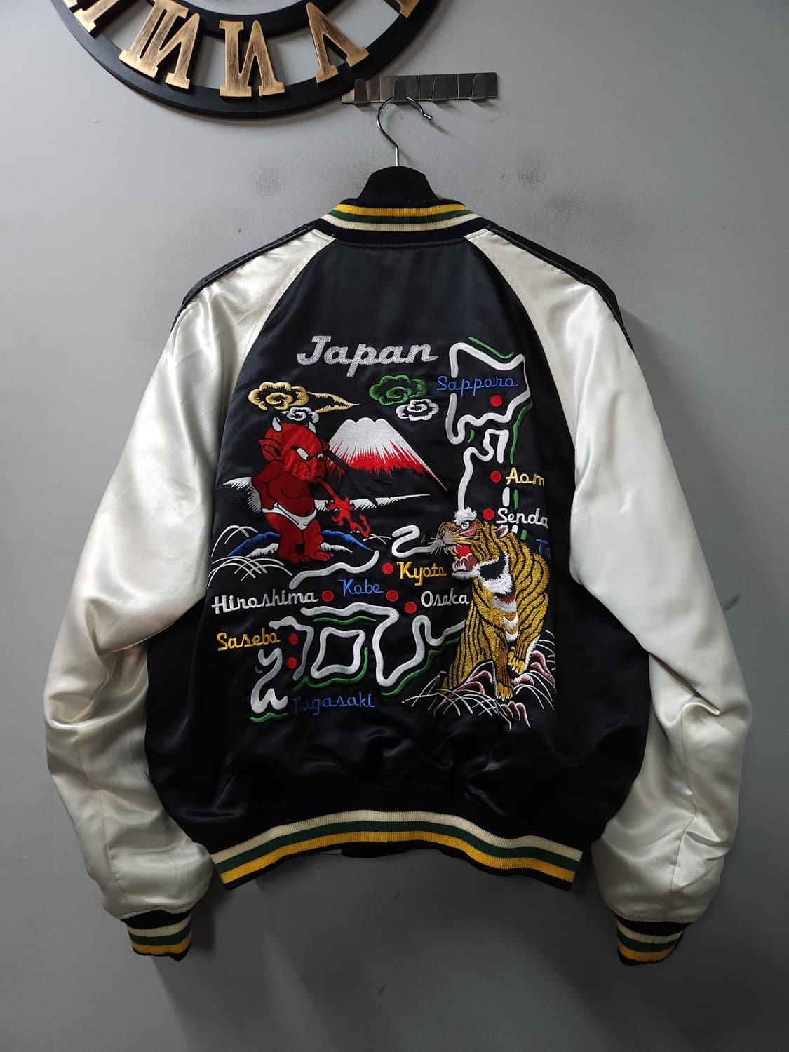 테드 컴퍼니 스웨이드 리버시블 자수 스카쟌 (남녀가능) 상품이미지3