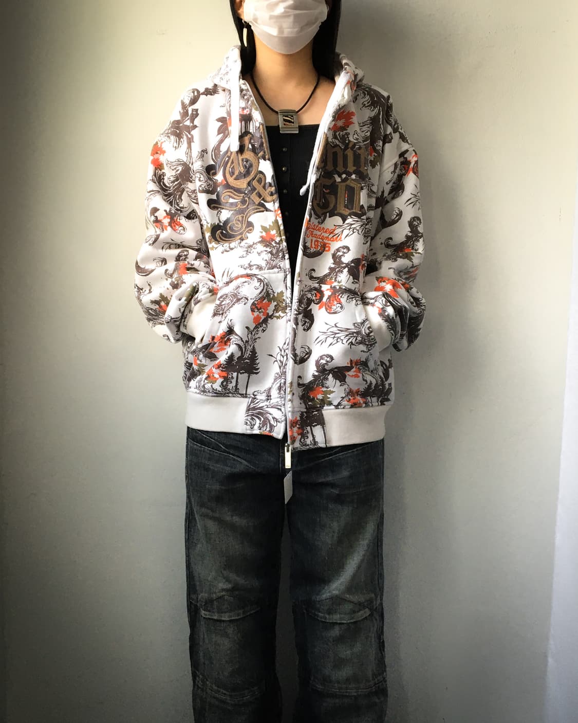 lettering pattern point hood zip up 상품이미지6