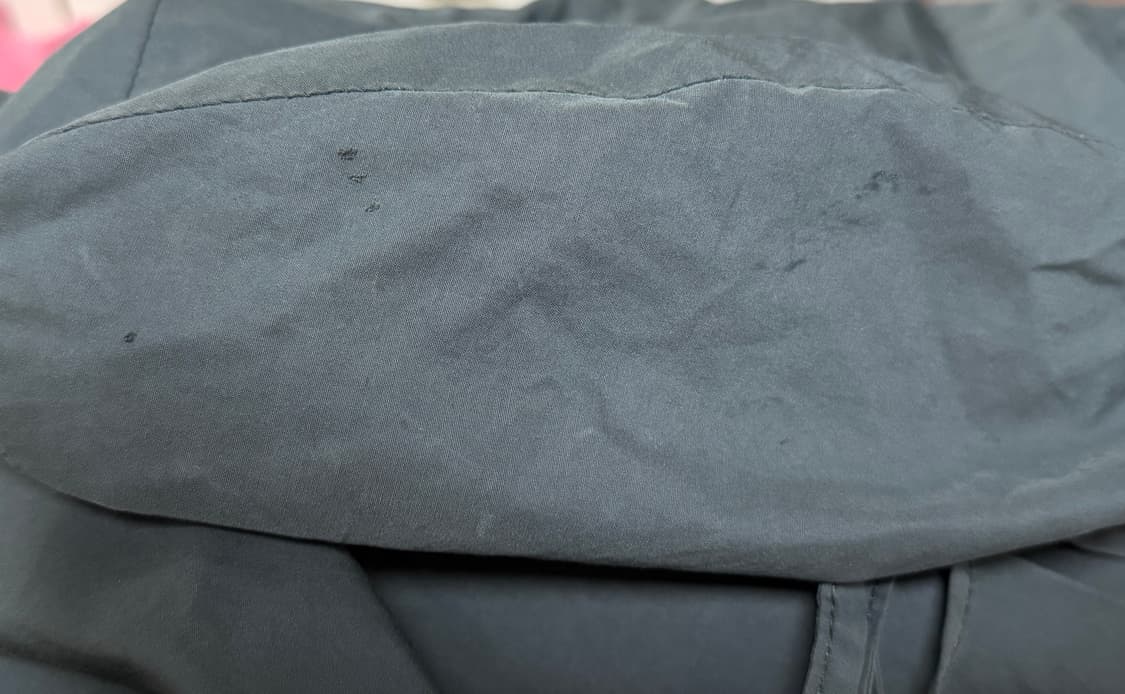 유니클로 U 드로우스트링 숄더백 다크 그레이 상품이미지2