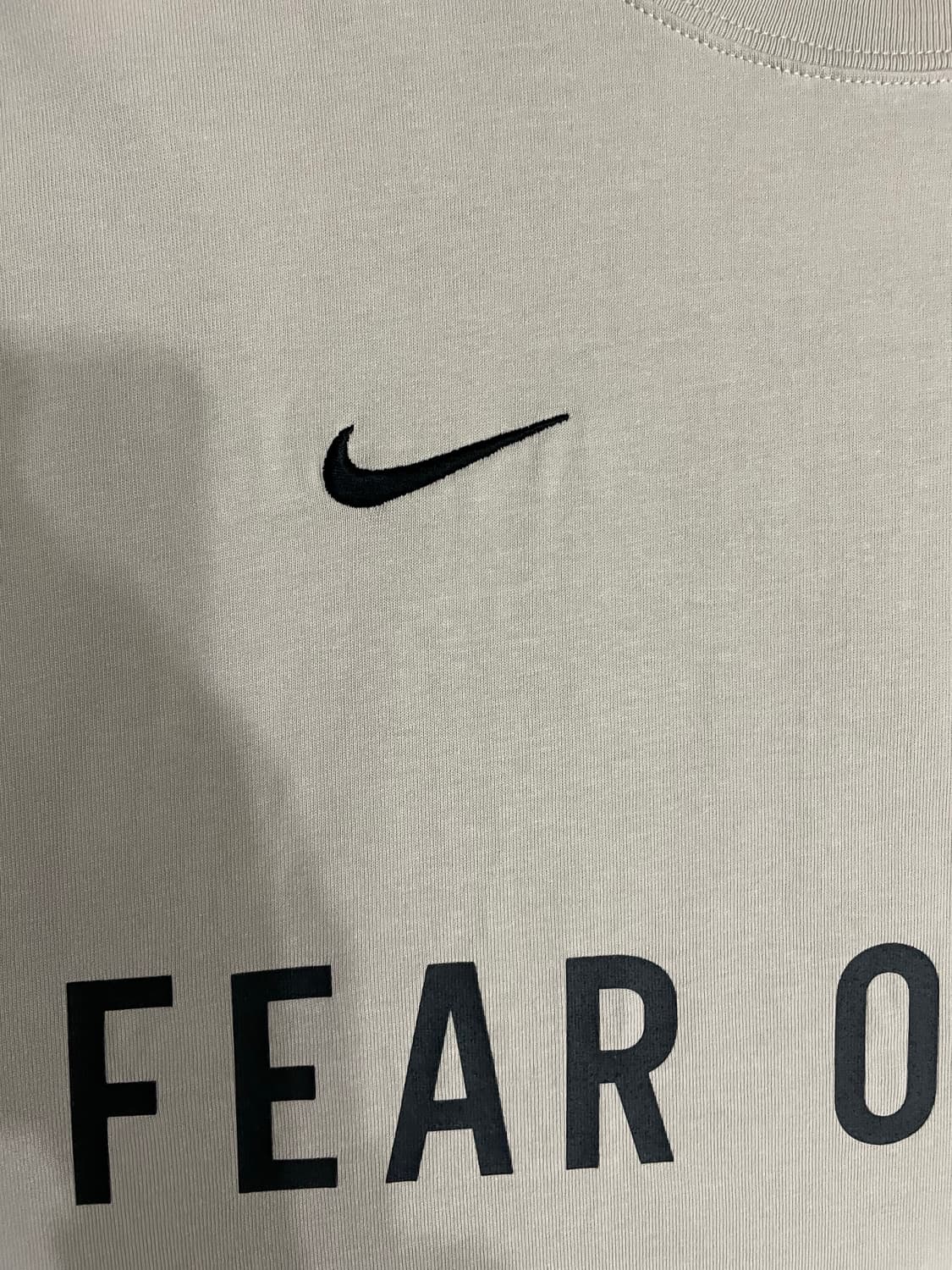 나이키 x 피어오브갓 웜업 티셔츠 오트밀 상품이미지3