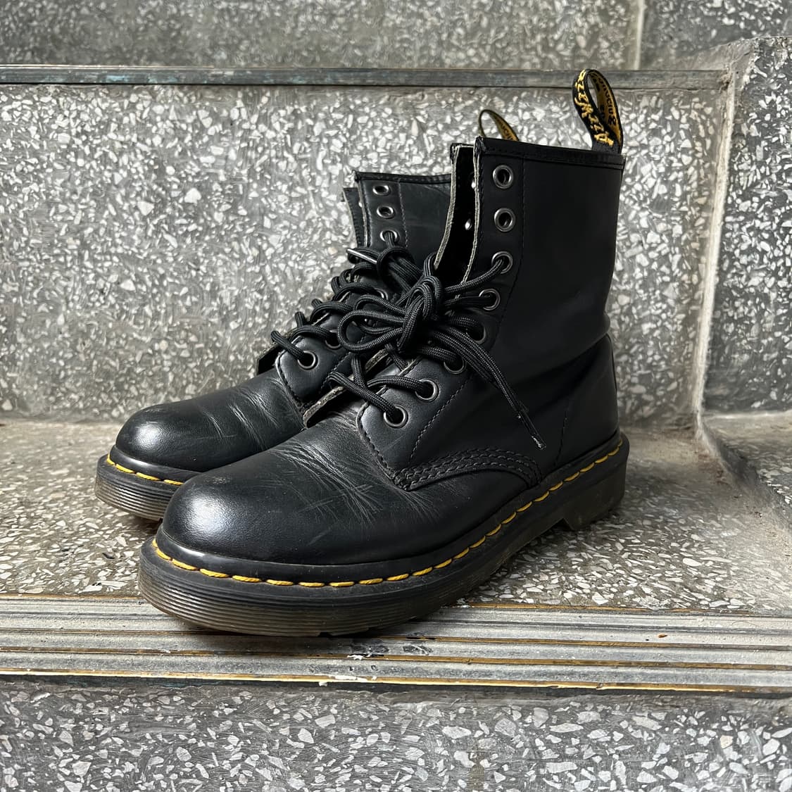 닥터마틴 1460 8홀 부츠 상품이미지1