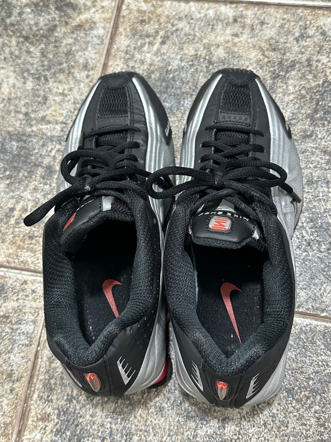 나이키 샥스 R4 245 상품이미지1