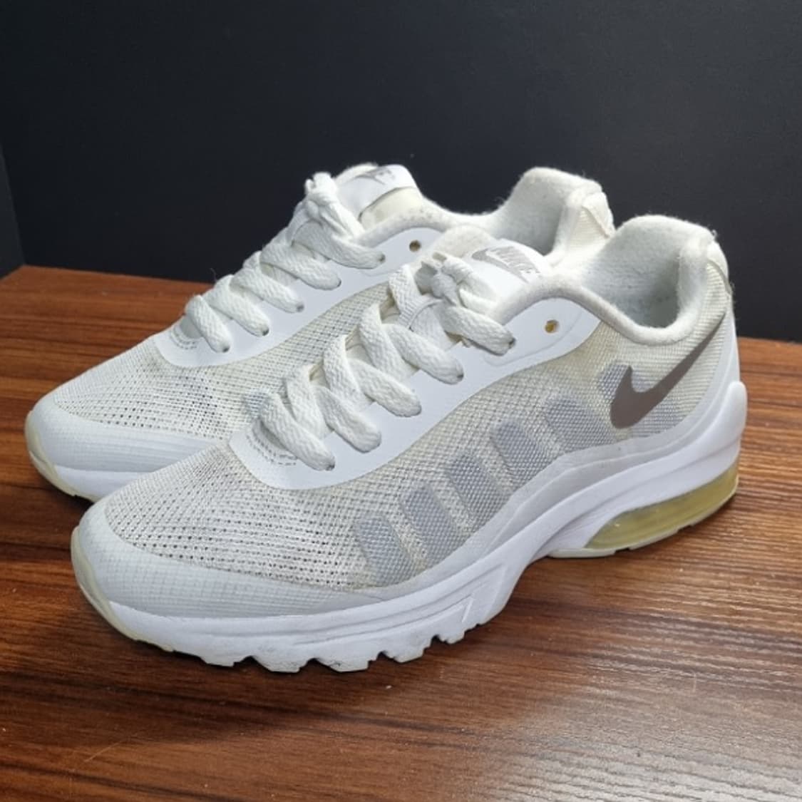 나이키 에어맥스 인비고 화이트 230 상품이미지1