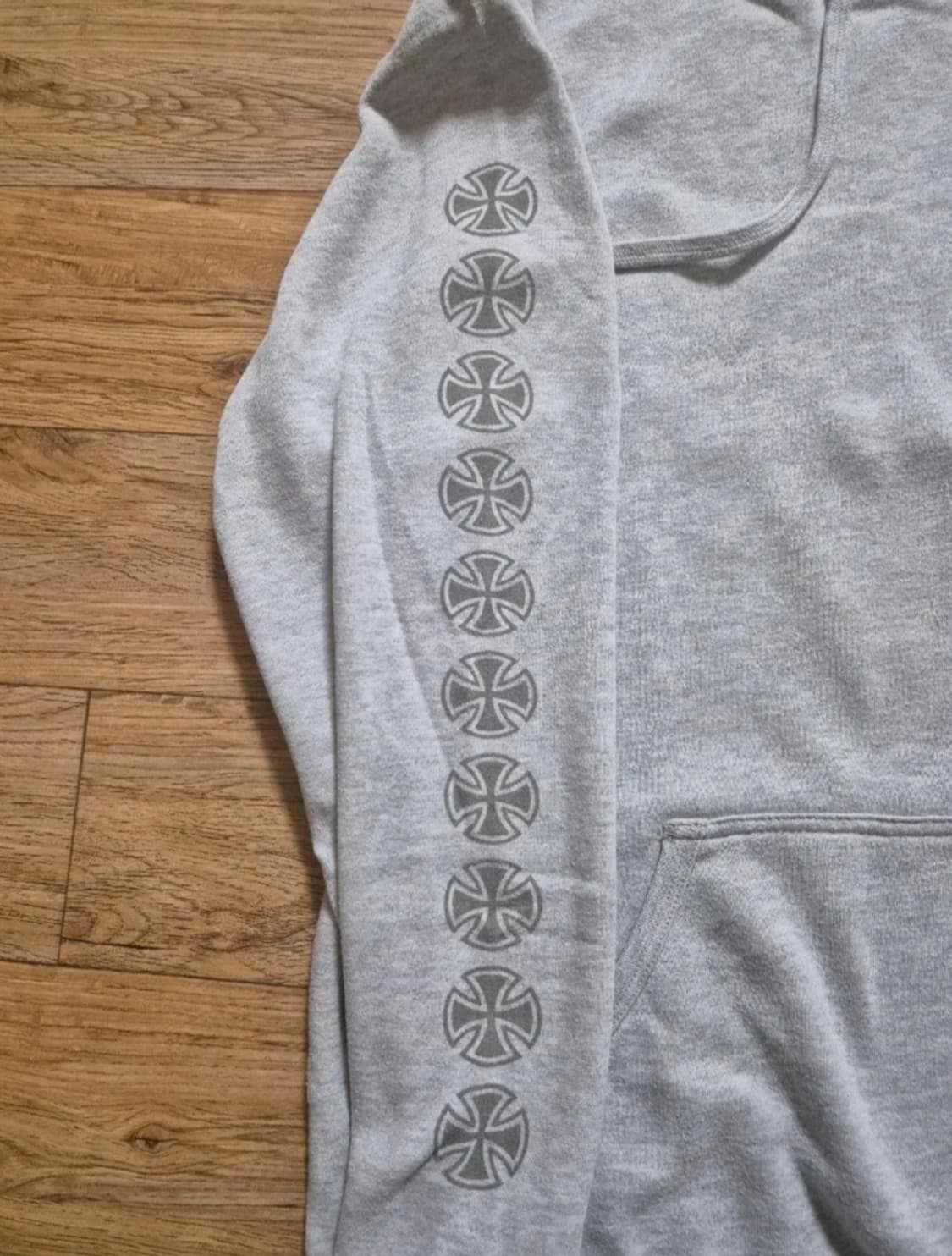 인디펜던트 × 트레셔 후디 상품이미지4