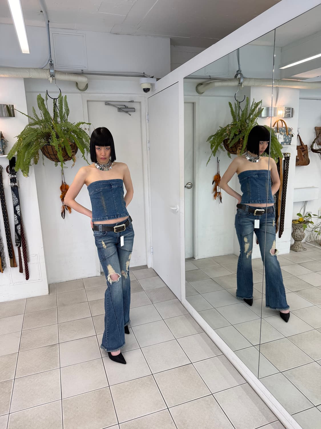 gold spray denim tube top 상품이미지3