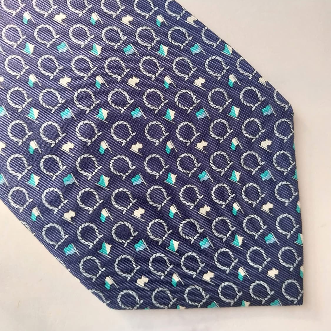 페라가모 실크 네이비 간치니 넥타이 8.2cm A+등급 K1832
 상품이미지7