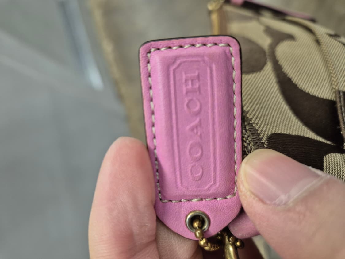 코치 시그니처 핑크 크로스백 상품이미지5