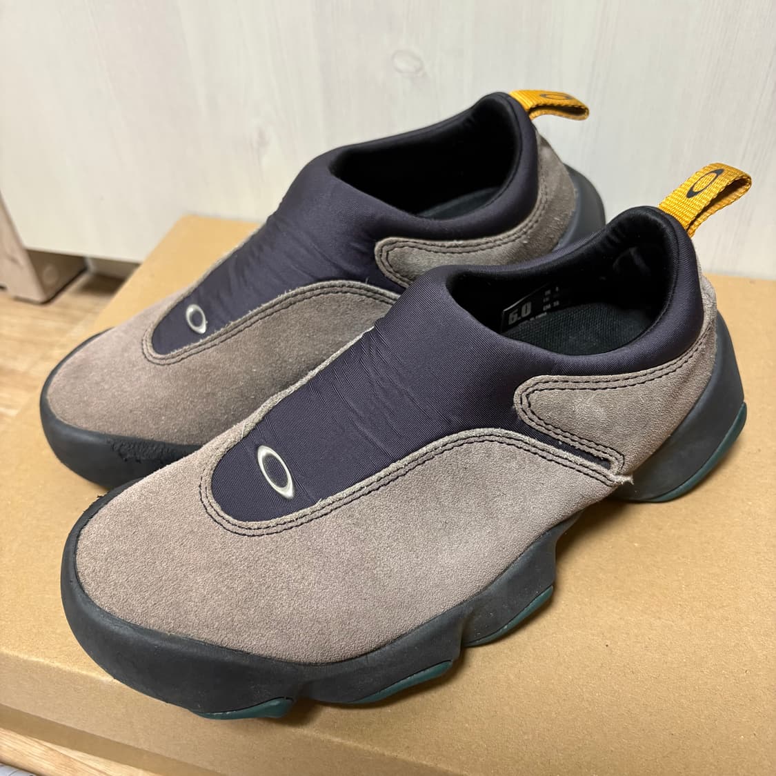 오클리 팩토리 팀 x 브레인 데드 스웨이드 플래시 토프 상품이미지3