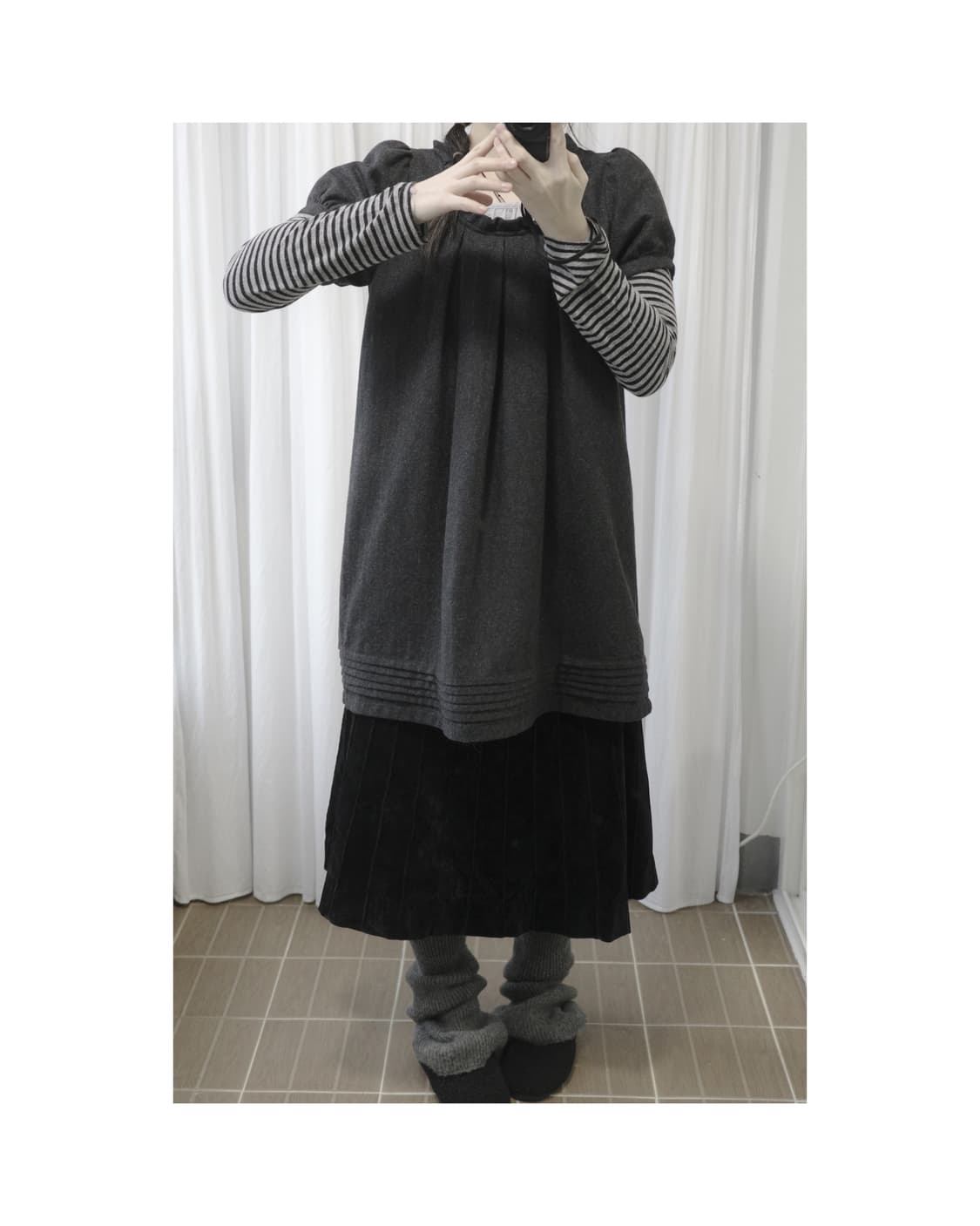 Charcoal Frill Pintuck Dress 상품이미지2