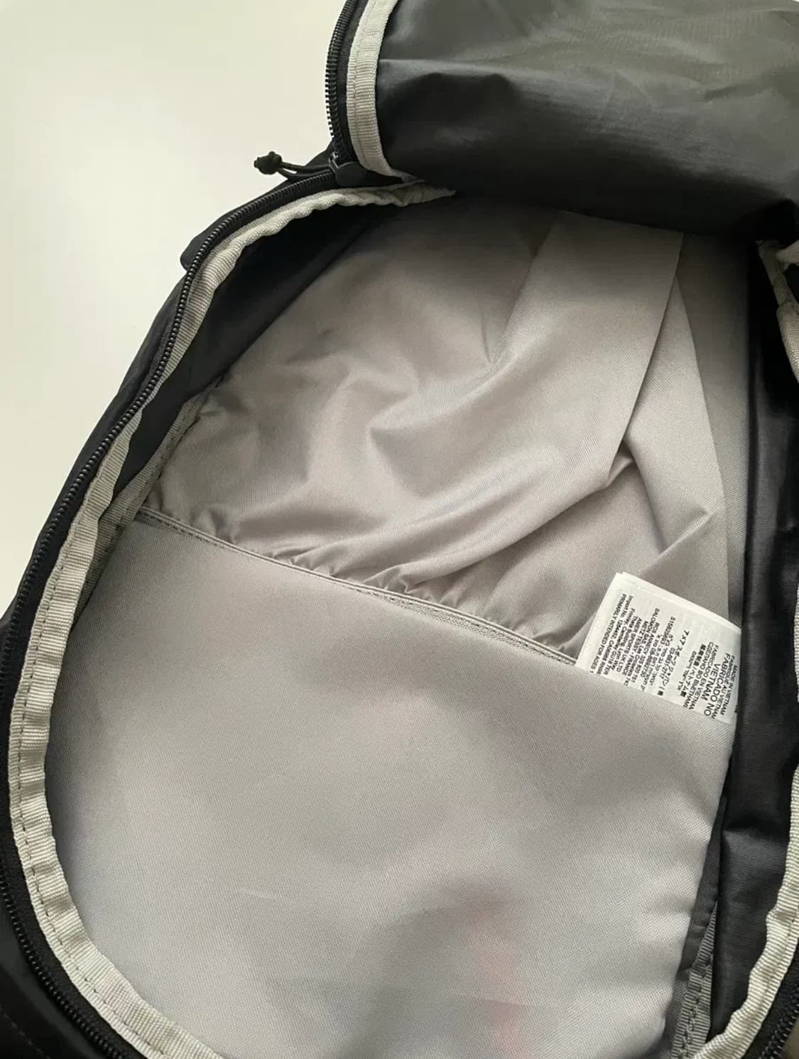 살로몬 트레일블레이저10 백팩 블랙 (구로고, 새상품) 상품이미지4