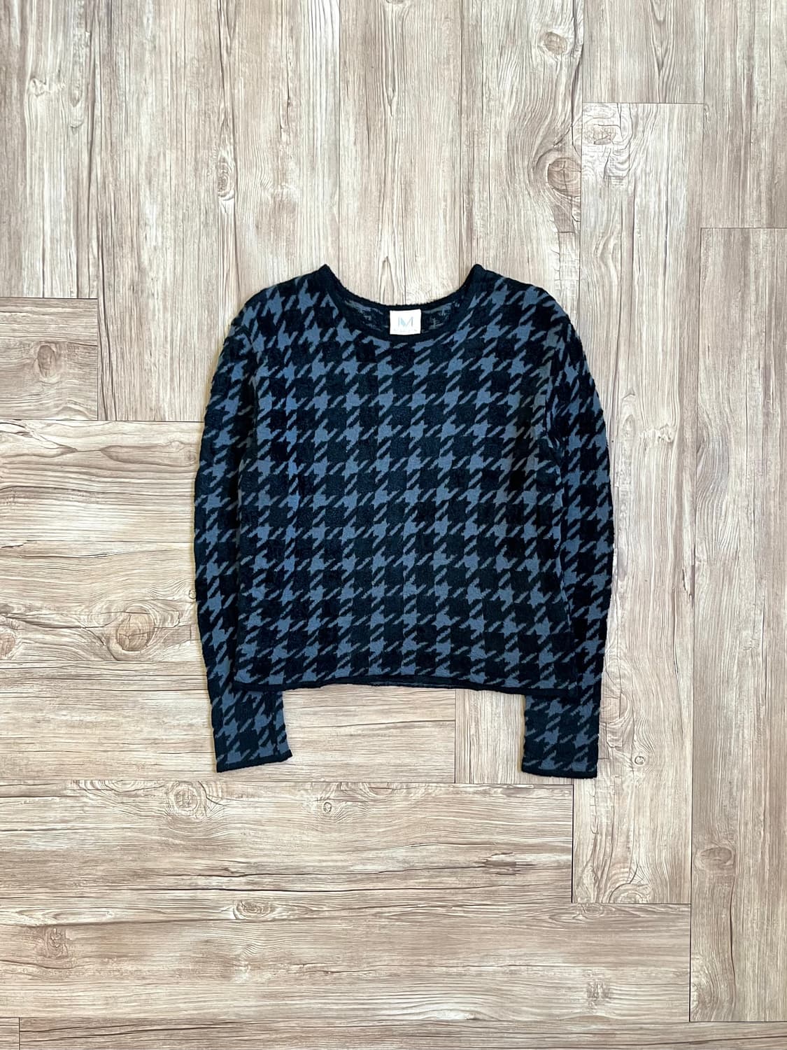 MACOS 크랙 패턴 크롭 스웨터 상품이미지1