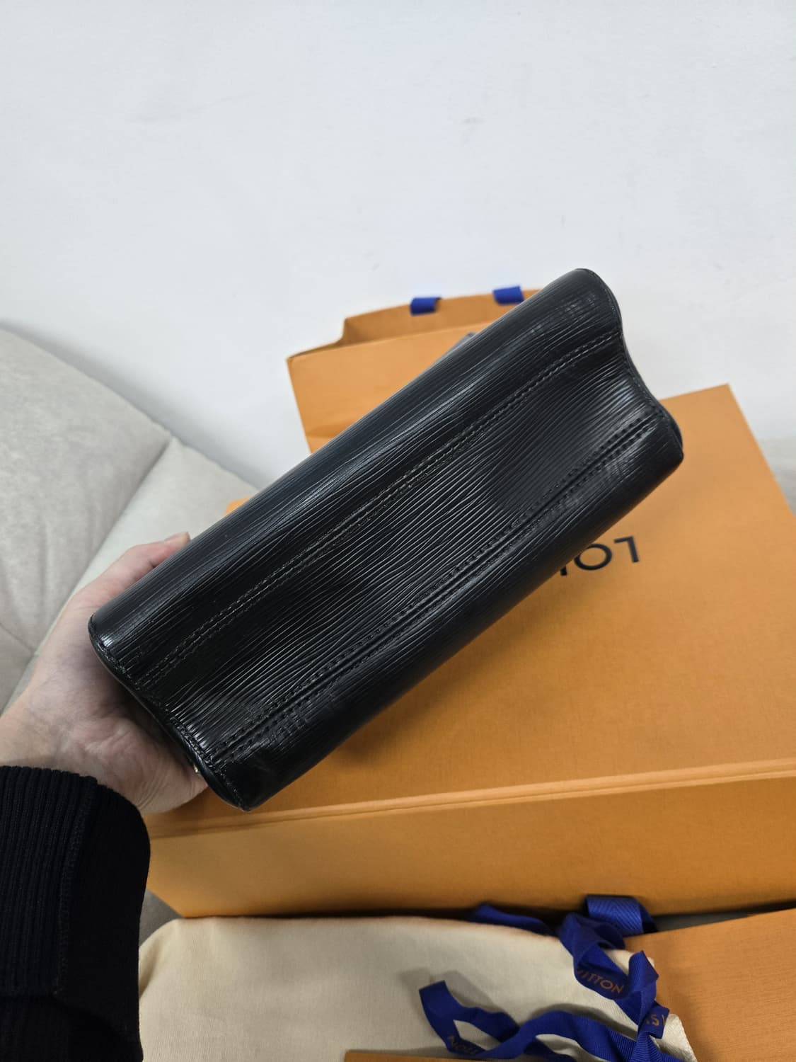 [보증서 정품]루이비통 트위스트mm 크로스백 상품이미지7