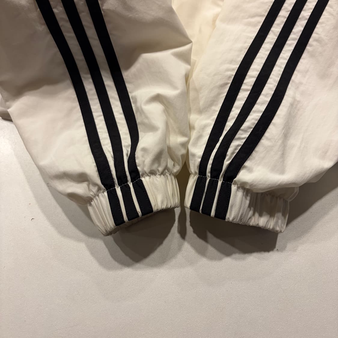 [L] 23s 아디다스 삼선 우븐 후드 바람막이 화이트 D818 상품이미지8