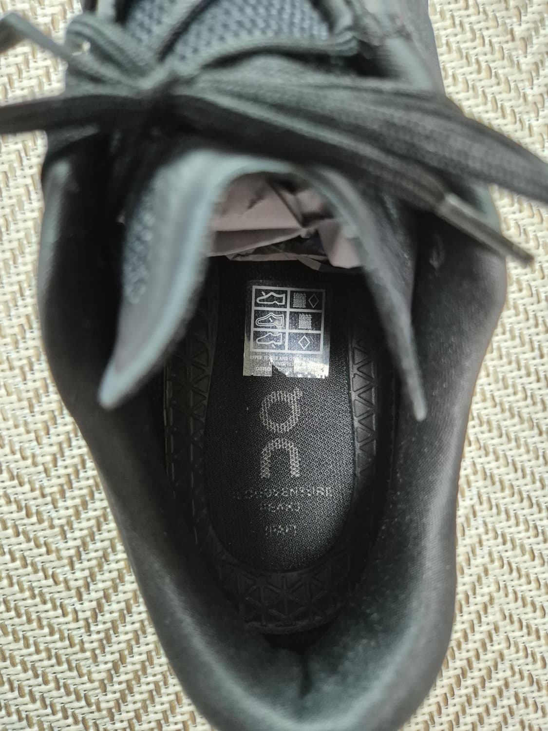 온러닝 x 포스트아카이브팩션 (온파프) 클라우드벤쳐 피크 올 블랙 상품이미지5