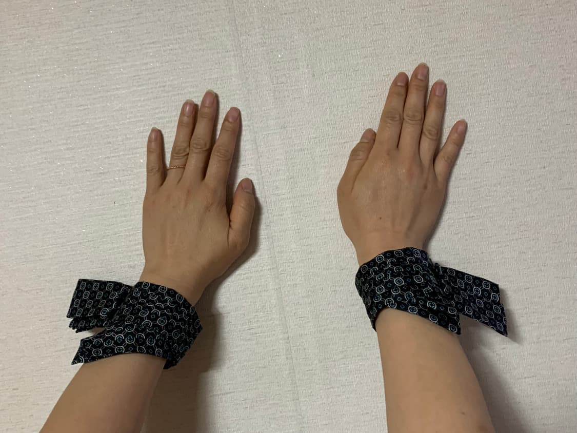 BALENCIAGA 발렌시아가 핸드 커프스(실크)묶음판매 상품이미지2