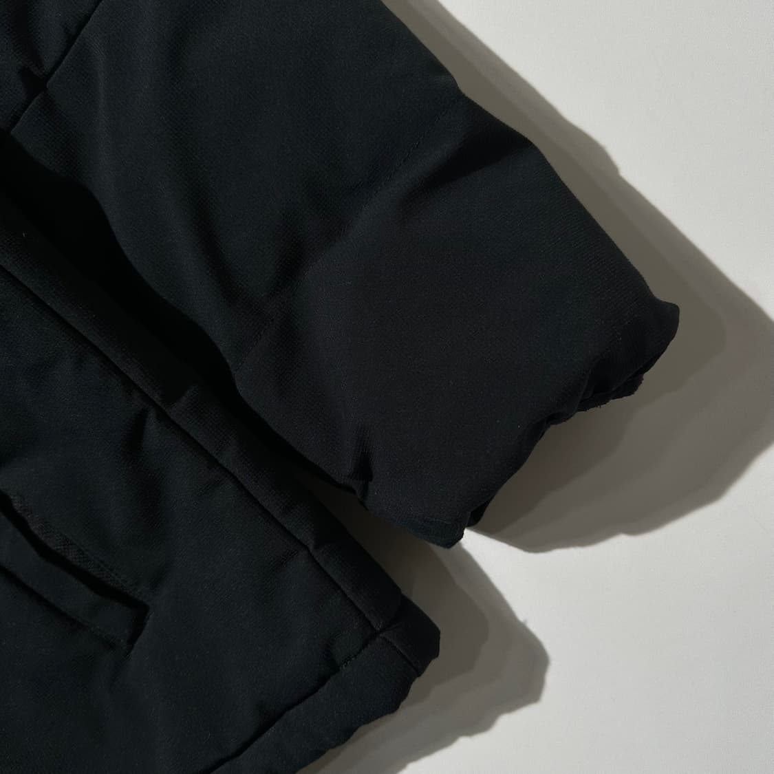 오클리 체스트 로고 푸퍼 패딩 블랙 상품이미지7