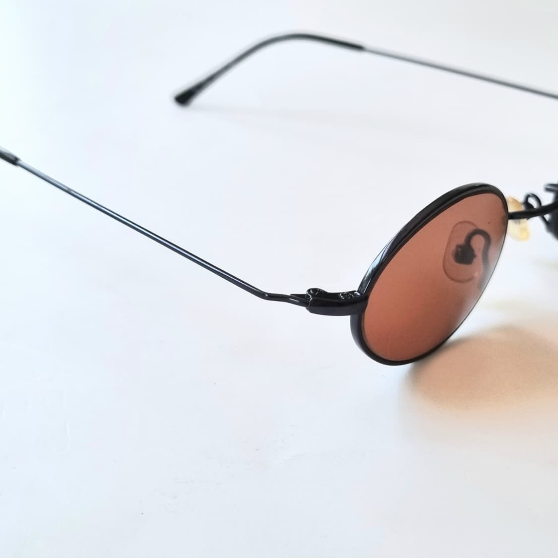 데드스탁 빈티지한 무드의 오벌 프레임 틴트 선글라스 802 상품이미지8