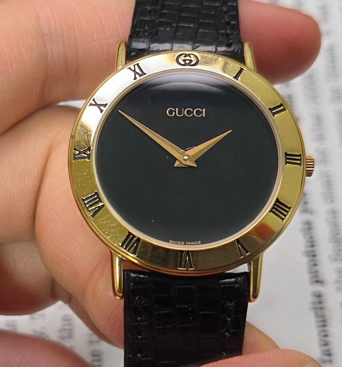 빈티지 구찌 클래식 3000.2.M 오닉스블랙 칼침핸즈 로만베젤 
 상품이미지1