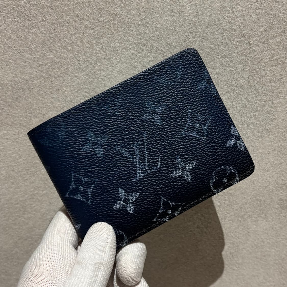 A+ / OS 루이비통 그라데이션 반지갑 블루 상품이미지1