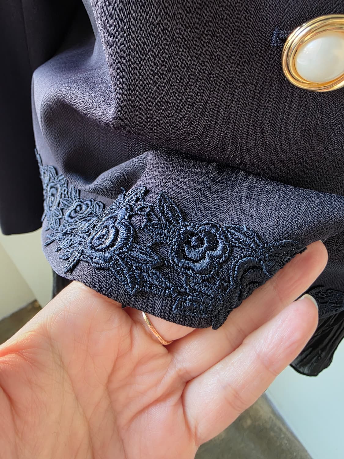 네이비 레이스 포인트 금장 버튼 자켓 상품이미지3