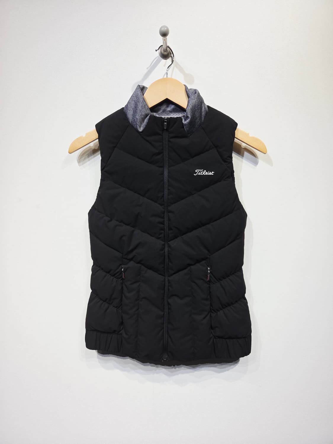 (새 상품) 타이틀리스트 여성 구스다운 골프 패딩 조끼 상품이미지2
