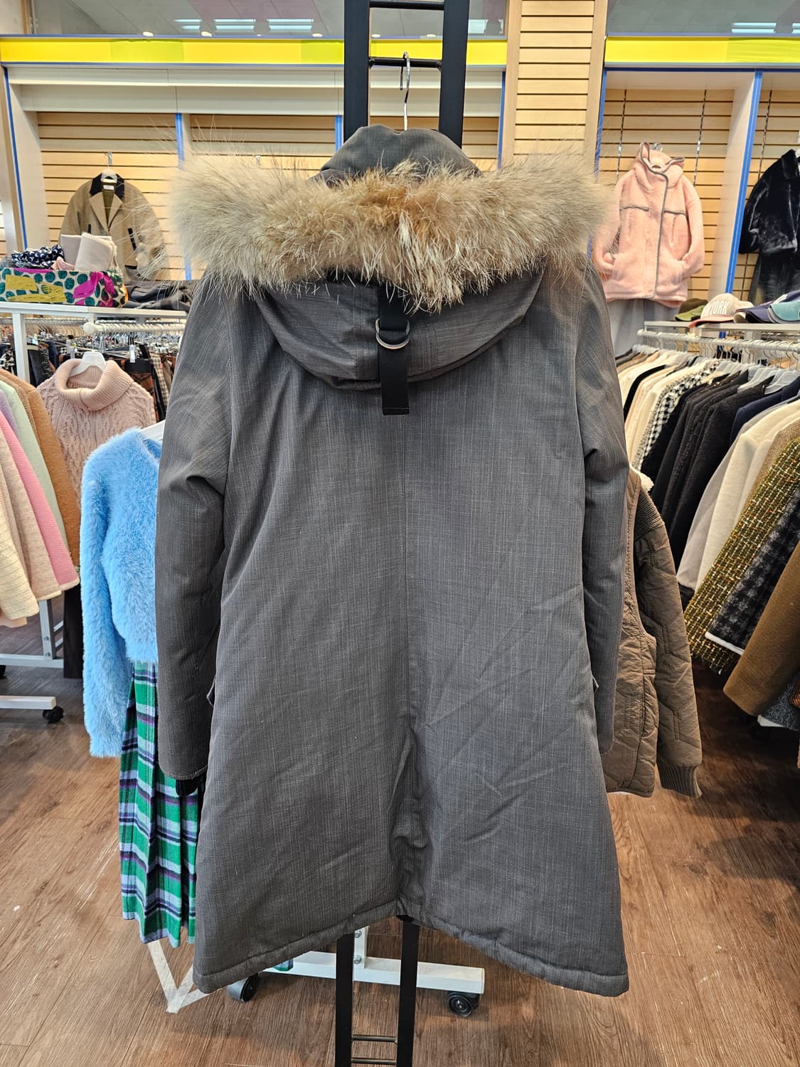 No.106 nobis 노비스 코요테 퍼패딩(XS) 상품이미지7