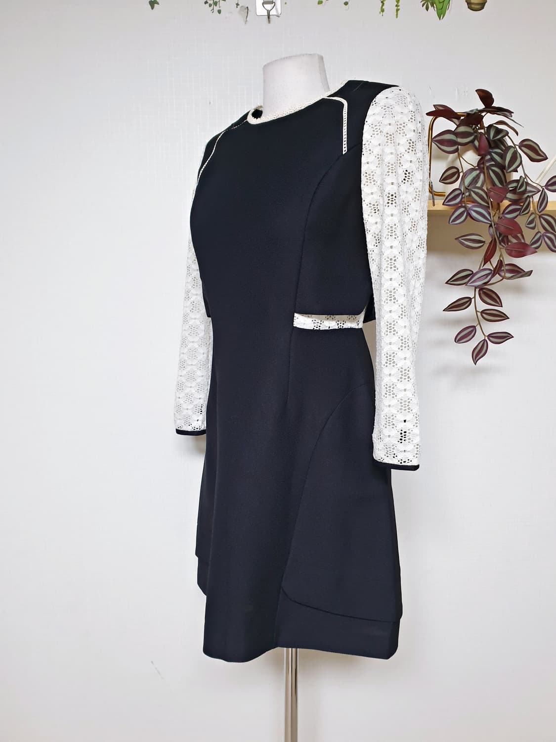 온앤온 레이스팔 하객원피스 66 미니 네이비 상품이미지4