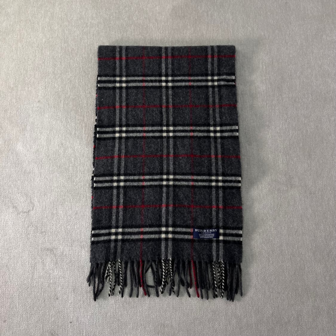 버버리 노바체크 캐시미어 차콜 머플러  상품이미지2