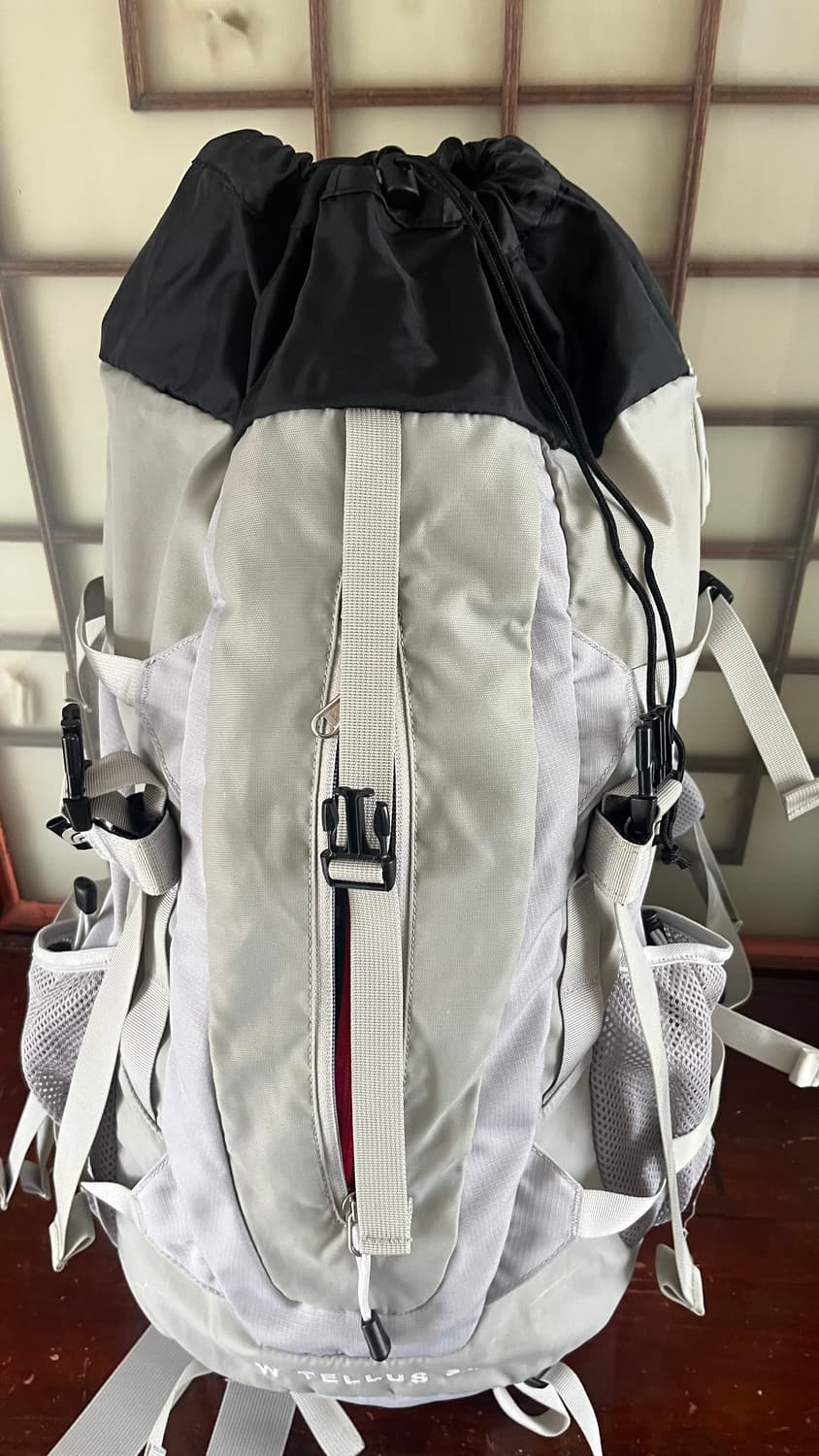 노스페이스 W 텔루스 28 등산 배낭 (그레이) 상품이미지2