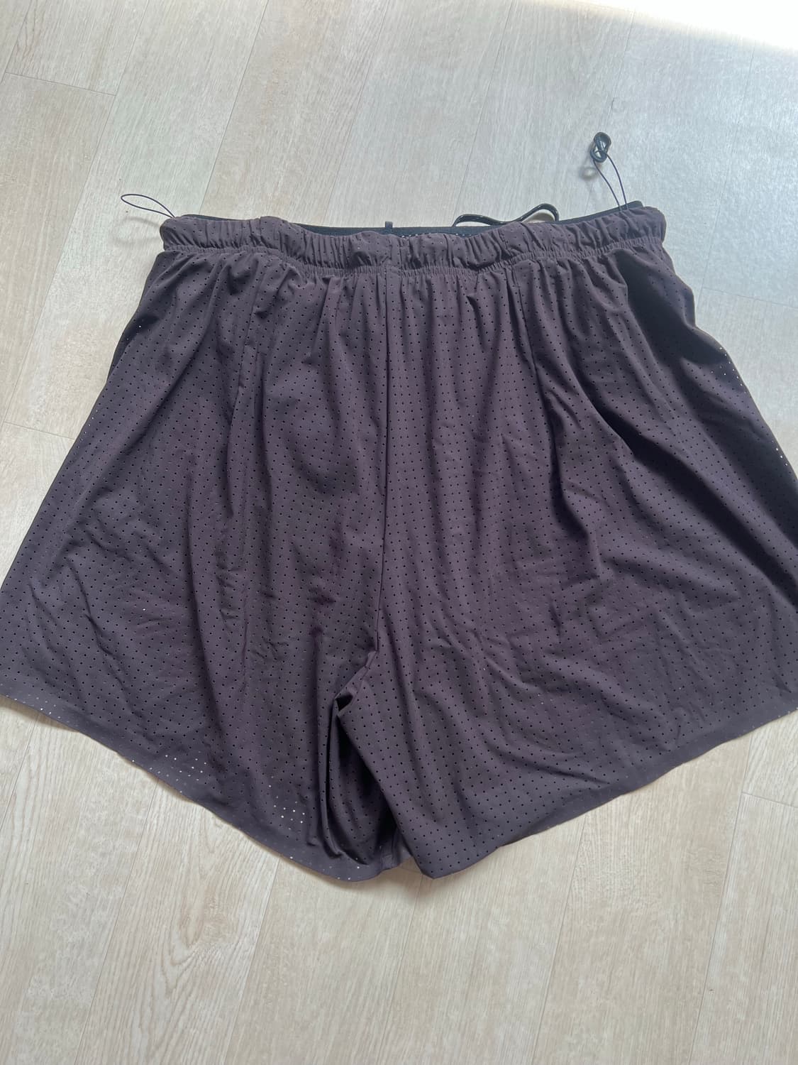 (봉태규 착용) 새티스파이 스페이스 오 5인치 쇼츠 딥 마호가니 M 상품이미지5