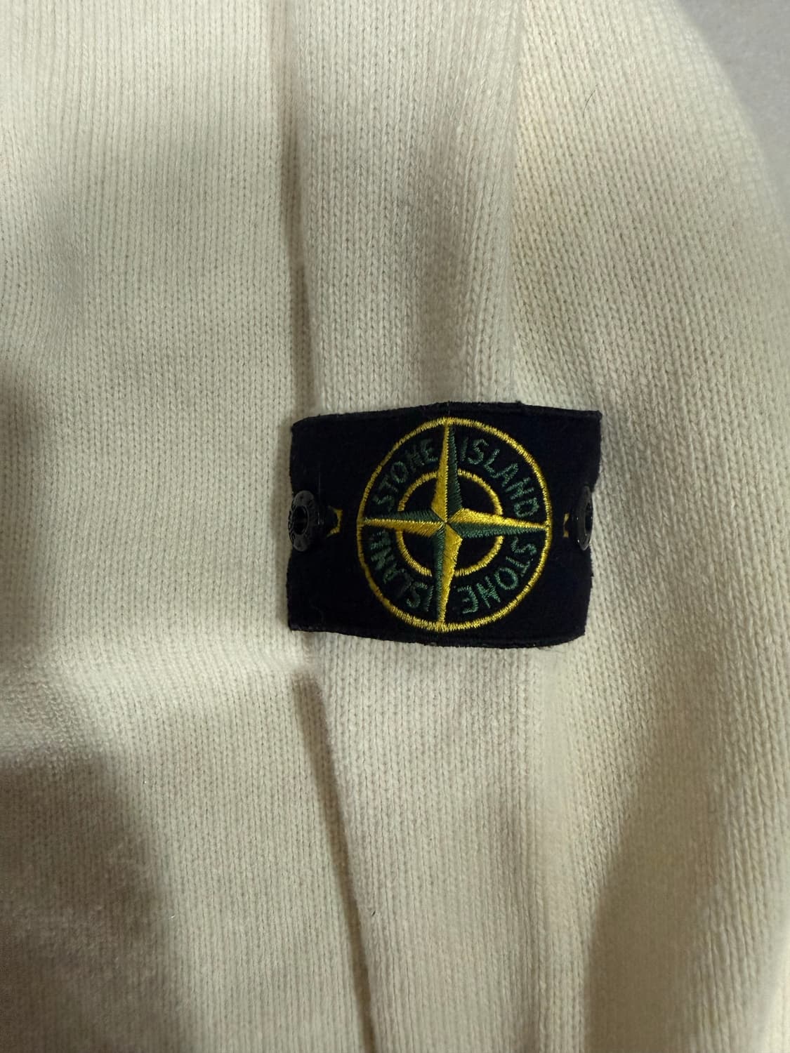 [당일출고,L사이즈] 스톤아일랜드 램스울 반집업 니트 상품이미지3