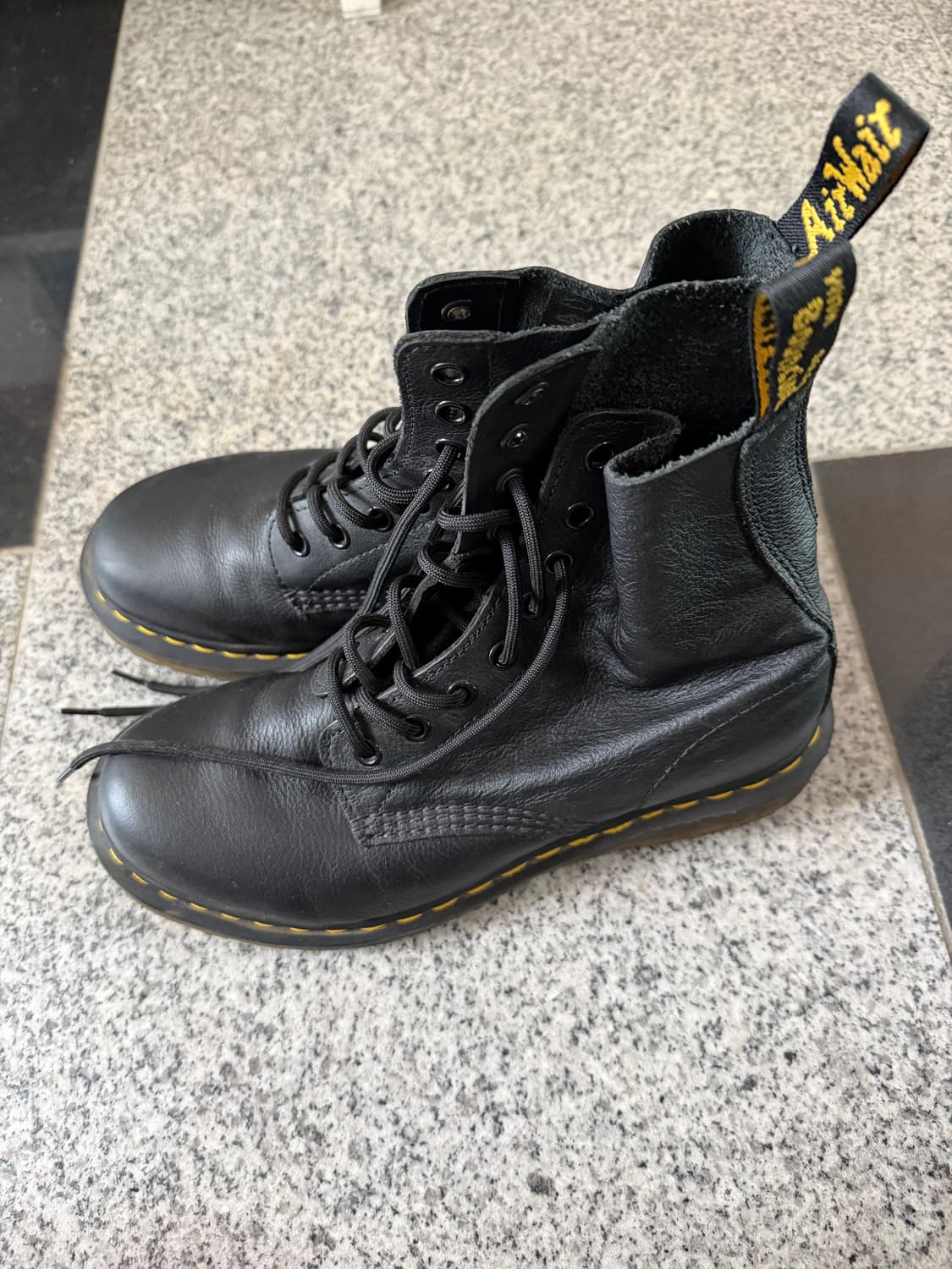 닥터마틴 1460 8홀 버지니아 블랙 상품이미지3