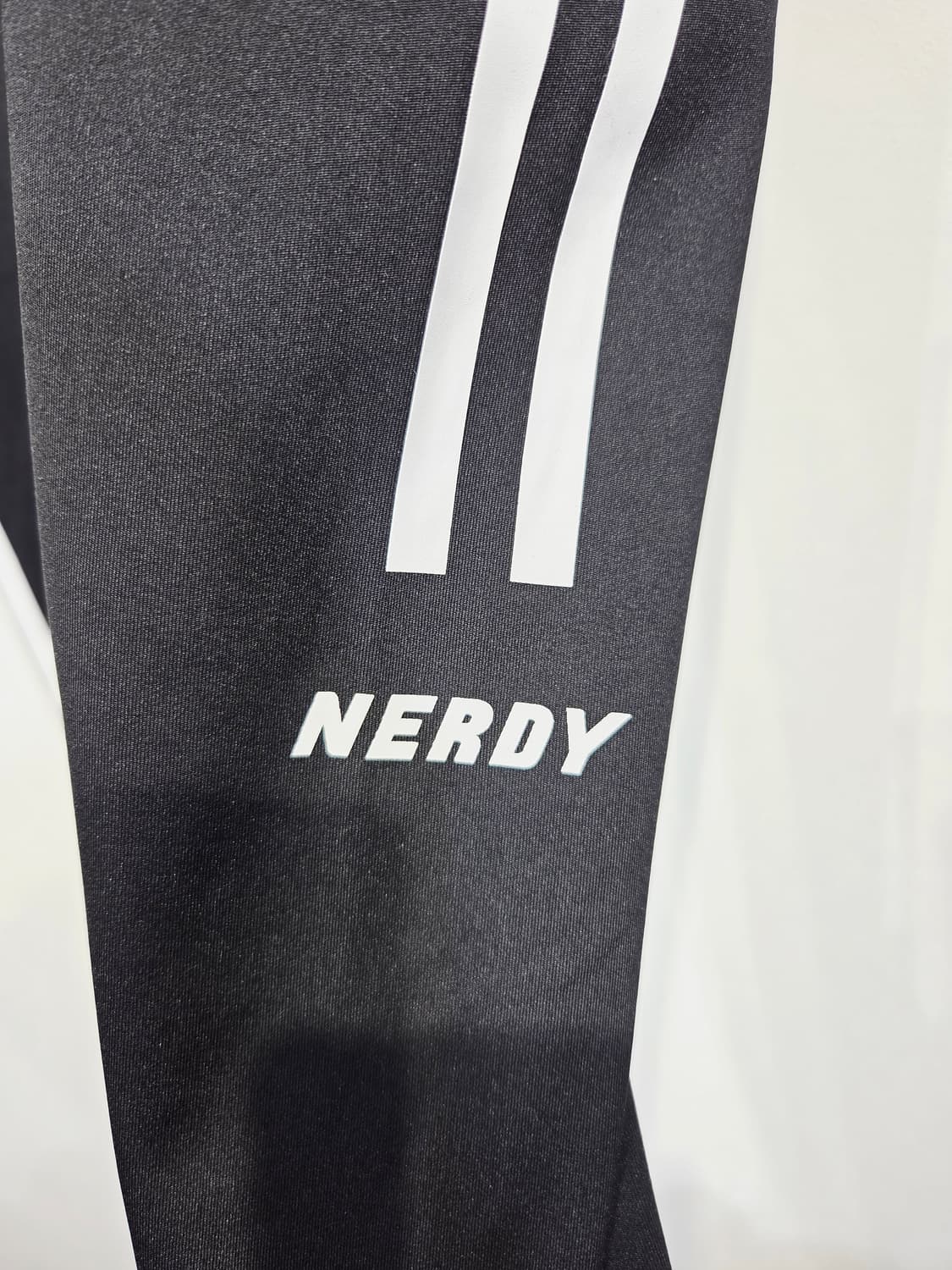 널디 NERDY 블랙 트레이닝 레깅스_S 상품이미지4