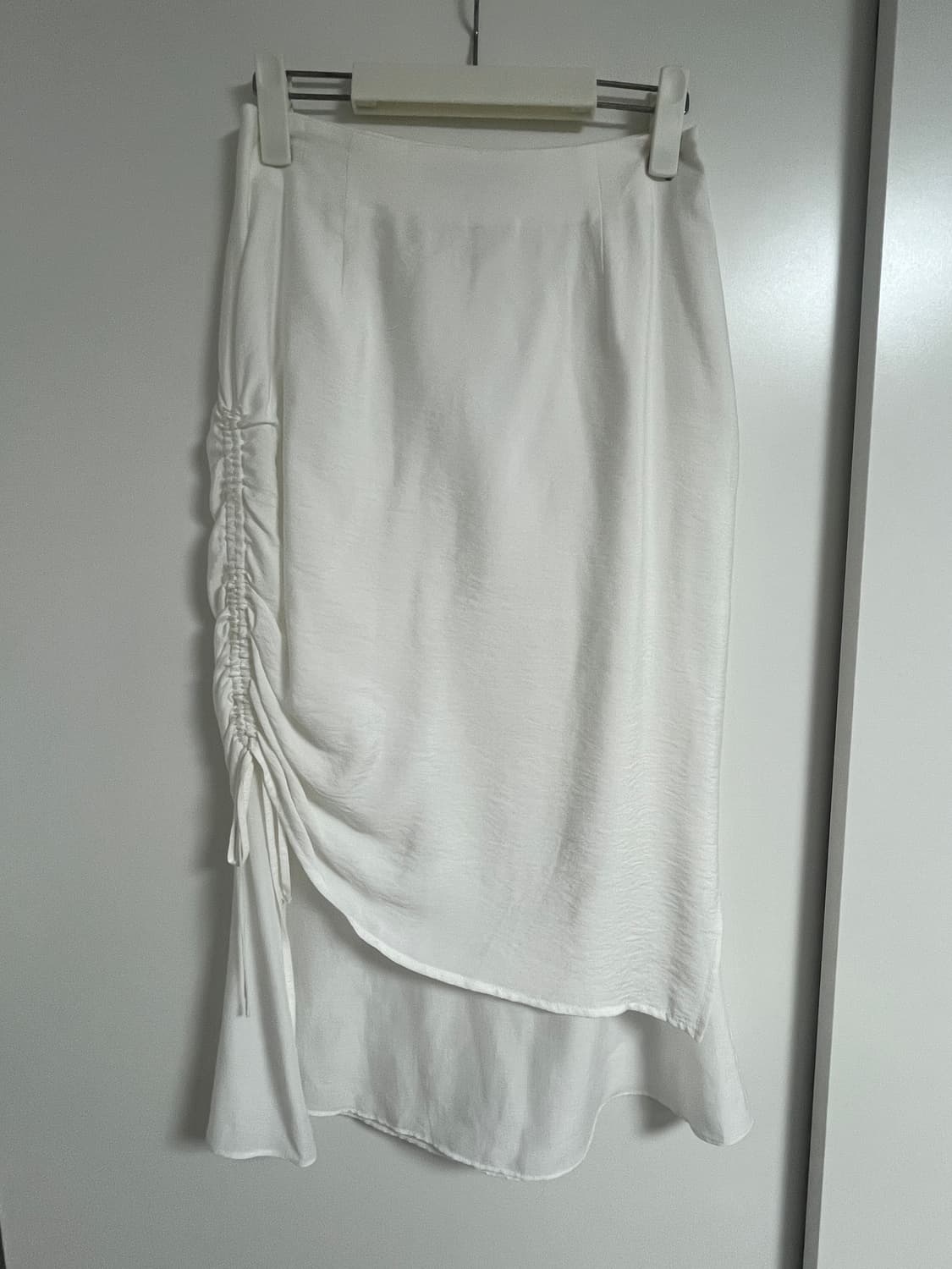 레이브 미디 스커트 화이트 상품이미지2