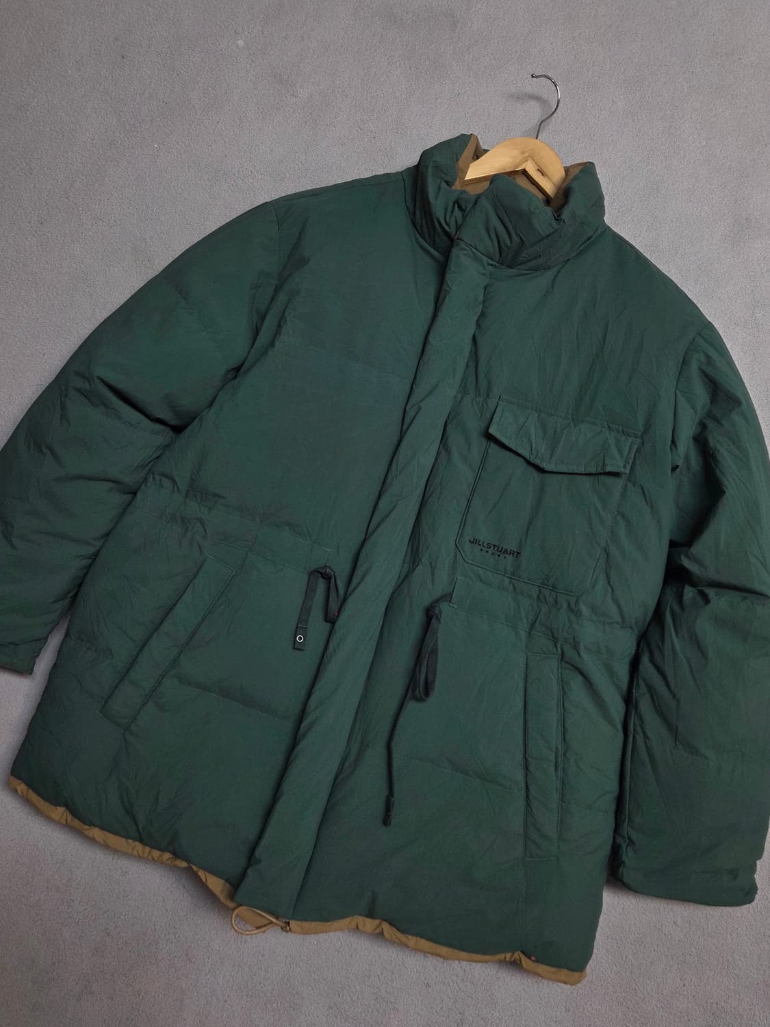 (105)
질스튜어트 세미오버핏 덕다운 양면 패딩 남
 상품이미지2