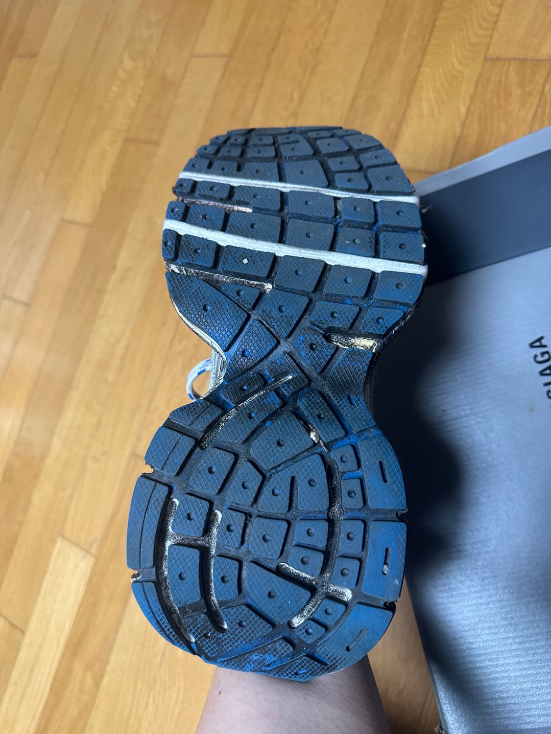 발렌시아가 3xl 블루 원아웃 41사이즈 팝니다. 상품이미지6