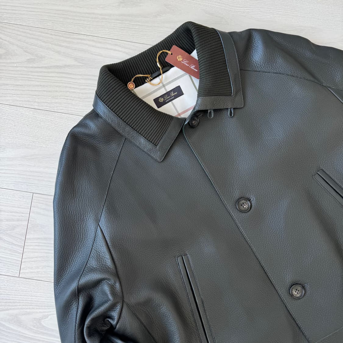 [역작,신형, 미사용] 로로피아나 극상의 이탈리안 사슴가죽 카코트 필드 상품이미지9