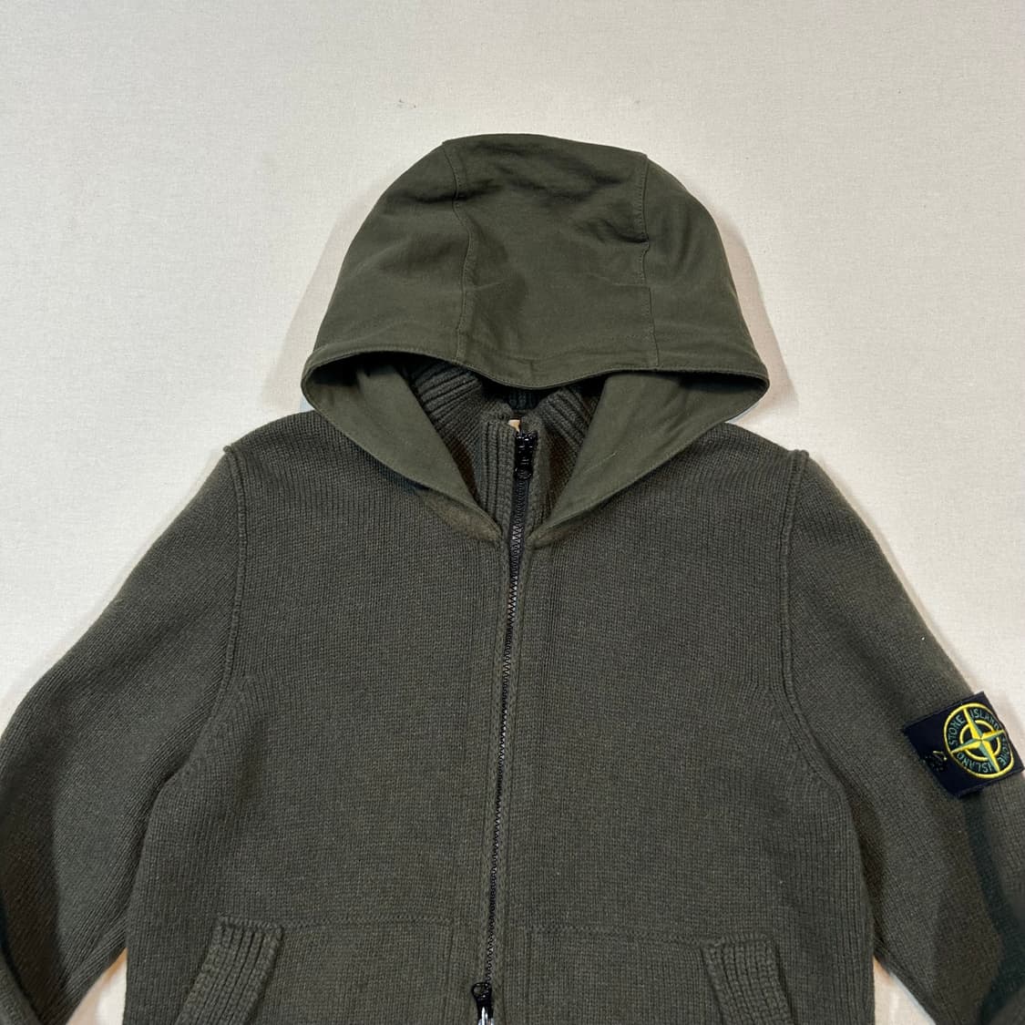 S) 스톤아일랜드 2way 지퍼 울 스웨터 올리브 상품이미지2