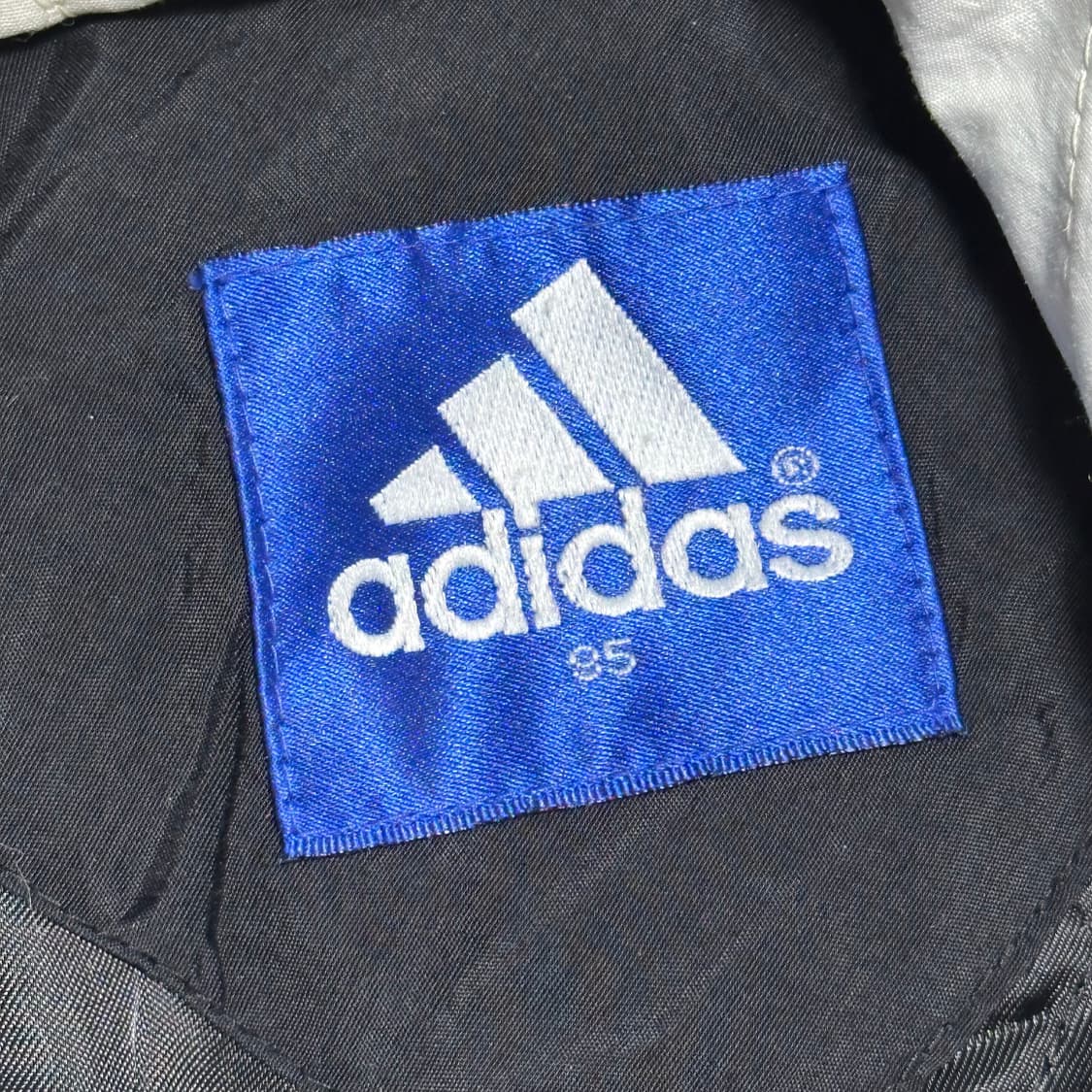 95 아디다스 블랙 나일론 후드 점퍼 상품이미지4