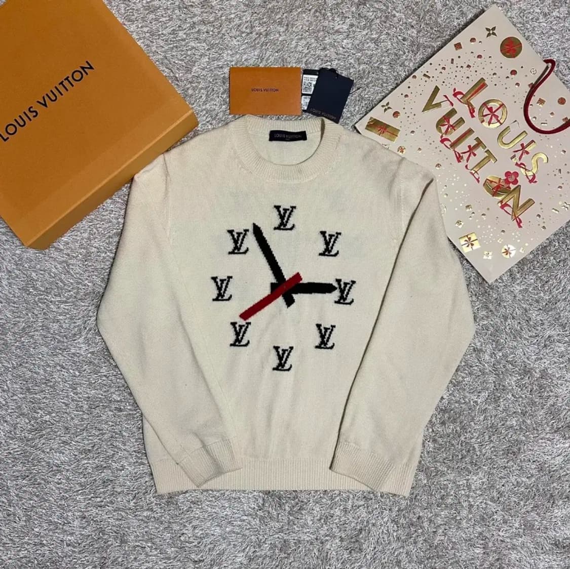 [정품] 루이비통 타임 그래픽 크림 니트 (풀구성) 상품이미지1