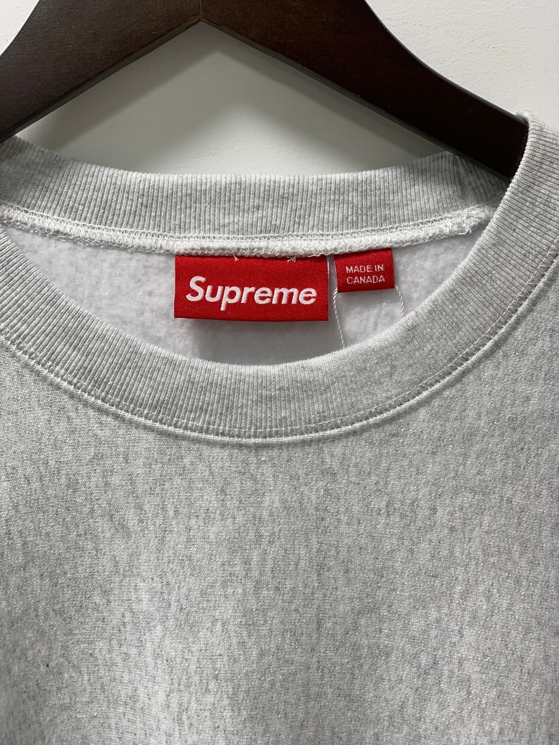 Supreme New York Arc Logo Crewneck 상품이미지3