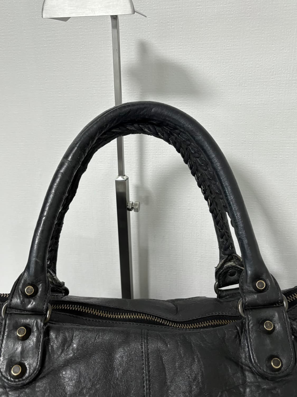 발렌시아가 워크 모터백 블랙 라지 상품이미지6