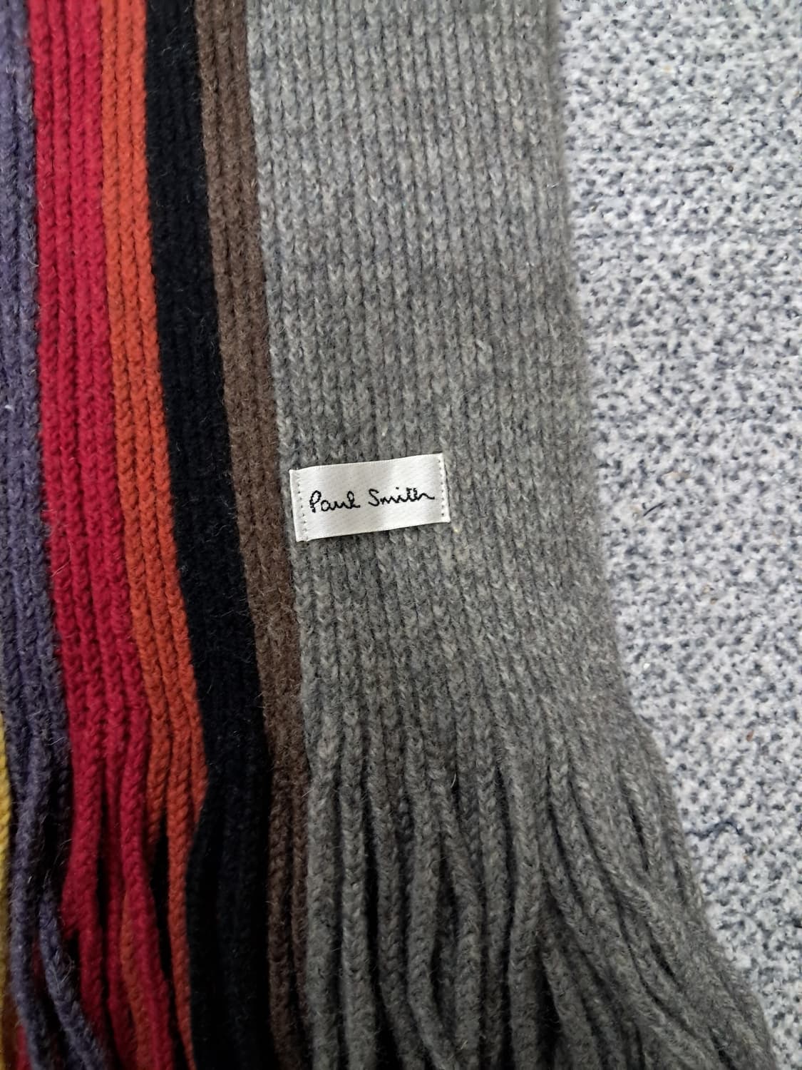 폴스미스 그레이 색상 머플러 상품이미지2